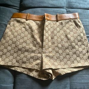 Size 44 women’s Gucci beige/brown GG shorts